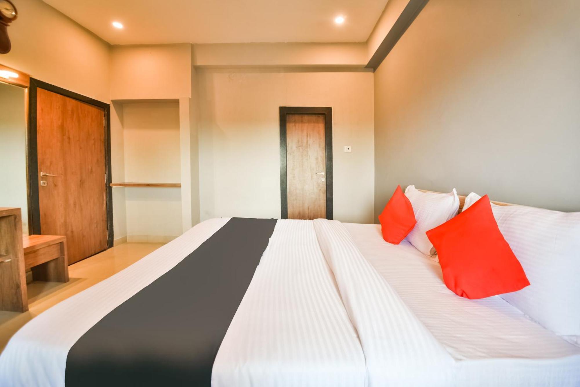 Capital O Amit Palace Bhilwara Екстер'єр фото